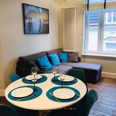 Victus Stylish In The Center In By Renters Apartman *