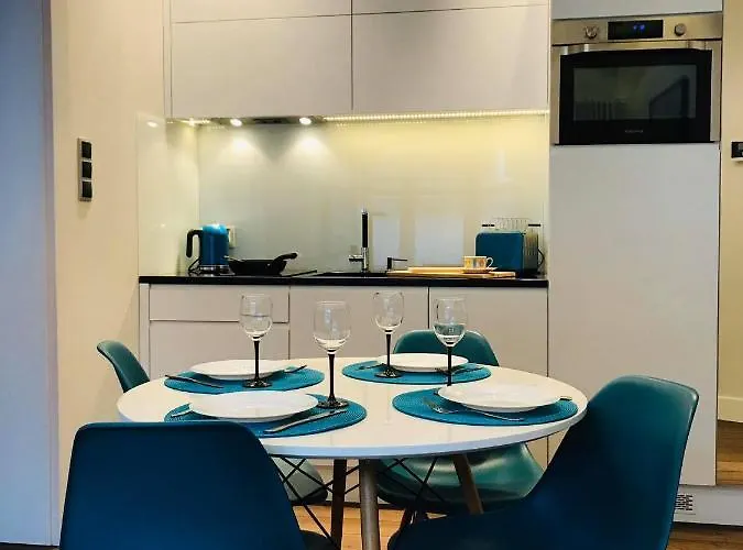 Victus Apartamenty, Omega